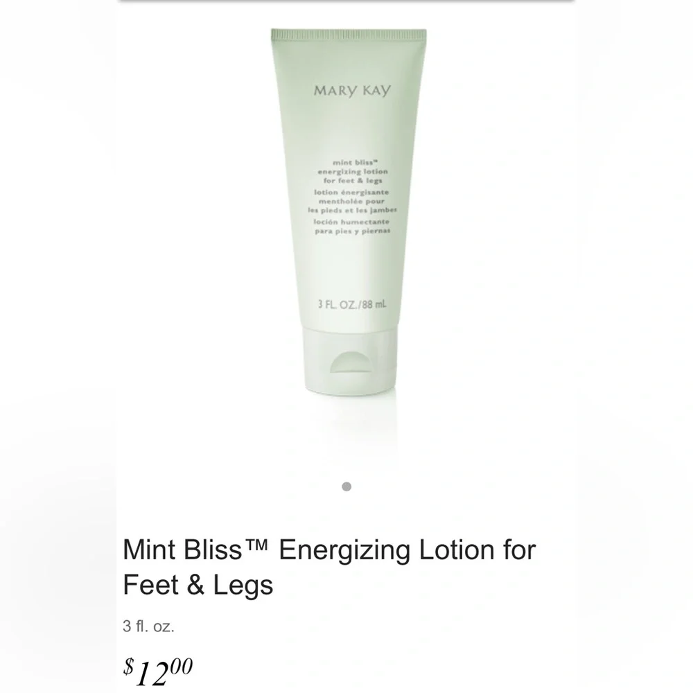 NIB Gift Set Mary Kay mint bliss energizing lotion with socks - Picture 4 of 7